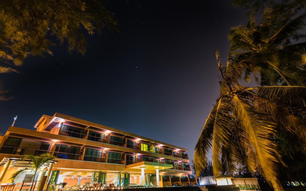 Coriacea Beachfront Boutique Phuket Resort - Sha Plus Mai Khao Exterior foto